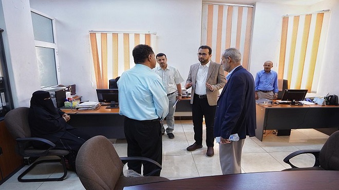 وزير الخدمة المدنية يوجه بترميم مبنى التأمينات الاجتماعية بعدن